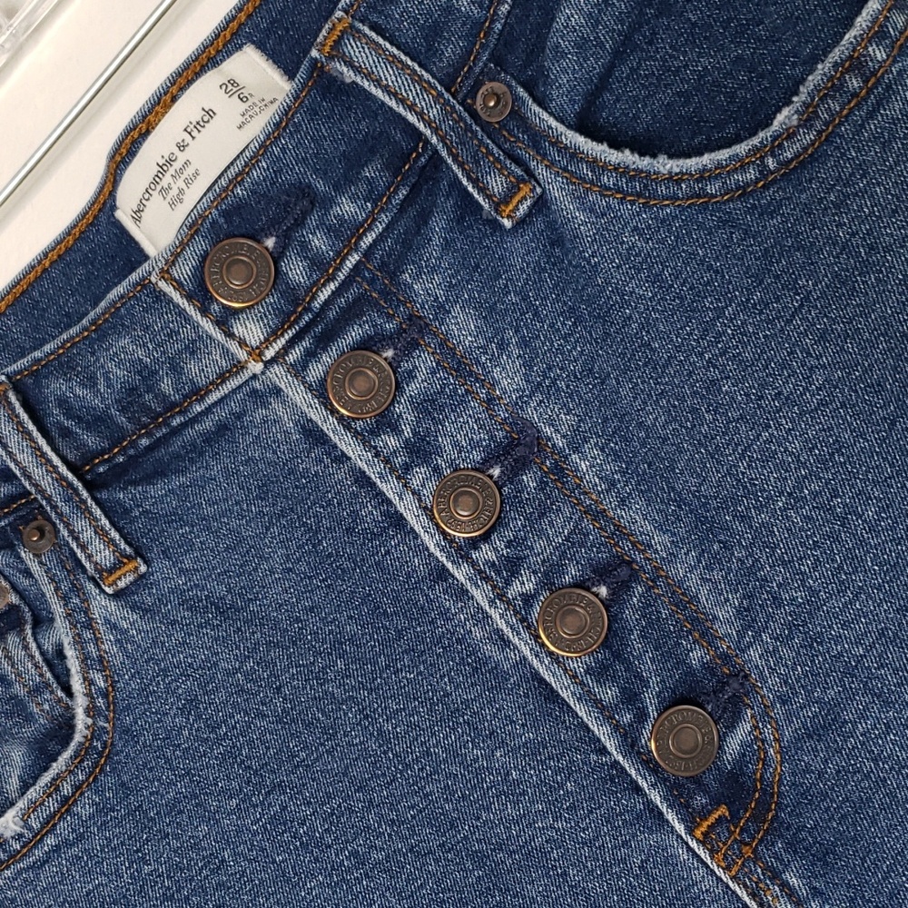 Abercrombie & Fitch The Mom Jeans button-front high-rise raw hem size 6/… - Picture 6 of 12